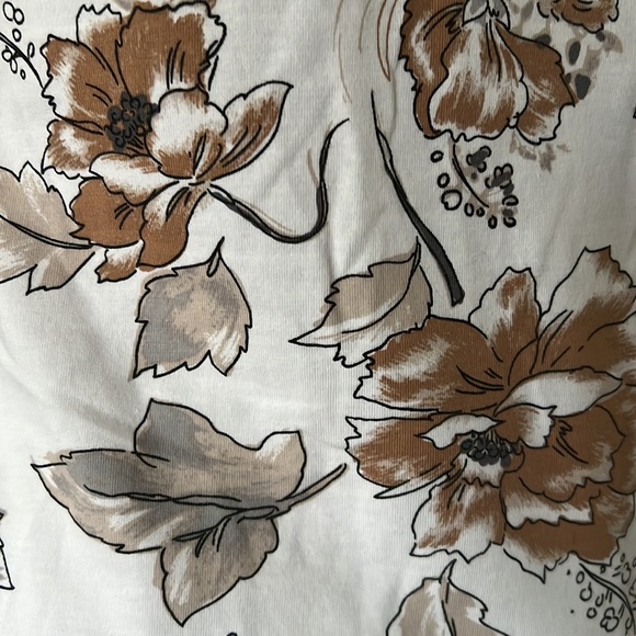 LOFT Outlet Cream Camisole Fitted Floral Top - Picture 3 of 5